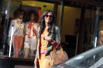 Amsterdam 24 maart 2012
Jasmine Sendar met collega tijdens opnames op de pc hooftstraat.
Peter Smulders bv