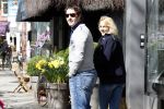 Amsterdam 11 april 2012
Henk en Marianne Timmer doen boodschappen voor hun bruiloft die binnenkort plaats vindt.
Peter Smulders bv