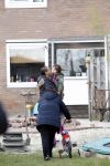 Slootdorp 12 en 13 april 2012
Constanza Breukhoven en haar man Mohammed en kinderen Soraiya en Semmy wonen sinds deze week in het friese dorp Slootdorp.
Peter Smulders bv