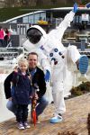 Scheveningen Den Haag 7 april 2012
Heropening Madurodam met oa aanwezig Humberto Tan met vrouw en kinderen Wendy v Dijk en Erland Galjaard met dochter Lizzy en Rob Geus met zijn dochter.
Peter Smulders bv