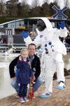 Scheveningen Den Haag 7 april 2012
Heropening Madurodam met oa aanwezig Humberto Tan met vrouw en kinderen Wendy v Dijk en Erland Galjaard met dochter Lizzy en Rob Geus met zijn dochter.
Peter Smulders bv