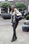 Amsterdam 29 maart 2012
Presentatie goodie bags bedrijf in hotel the grand met div bn ers. Sylvana Simons
Peter Smulders bv