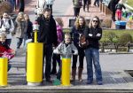 Scheveningen Den Haag 7 april 2012
Heropening Madurodam met oa aanwezig Humberto Tan met vrouw en kinderen Wendy v Dijk en Erland Galjaard met dochter Lizzy en Rob Geus met zijn dochter.. Philippe Remarque met zijn vrouw Sylvia Witteman en hun kinderen
Peter Smulders bv