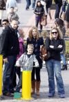 Scheveningen Den Haag 7 april 2012
Heropening Madurodam met oa aanwezig Humberto Tan met vrouw en kinderen Wendy v Dijk en Erland Galjaard met dochter Lizzy en Rob Geus met zijn dochter.. Philippe Remarque met zijn vrouw Sylvia Witteman en hun kinderen
Peter Smulders bv