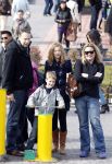 Scheveningen Den Haag 7 april 2012
Heropening Madurodam met oa aanwezig Humberto Tan met vrouw en kinderen Wendy v Dijk en Erland Galjaard met dochter Lizzy en Rob Geus met zijn dochter.. Philippe Remarque met zijn vrouw Sylvia Witteman en hun kinderen
Peter Smulders bv