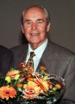 27-04-1998
Nat. songfestival CD uitreiking
Theo Rekkers van de Spelbrekers en manager van Andre v Duin, Overleden op 22 April 2012