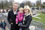 Scheveningen Den Haag 7 april 2012
Heropening Madurodam met oa aanwezig Humberto Tan met vrouw en kinderen Wendy v Dijk en Erland Galjaard met dochter Lizzy en Rob Geus met zijn dochter.
Peter Smulders bv