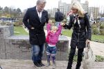 Scheveningen Den Haag 7 april 2012
Heropening Madurodam met oa aanwezig Humberto Tan met vrouw en kinderen Wendy v Dijk en Erland Galjaard met dochter Lizzy en Rob Geus met zijn dochter.
Peter Smulders bv