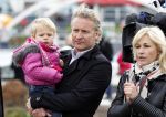 Scheveningen Den Haag 7 april 2012
Heropening Madurodam met oa aanwezig Humberto Tan met vrouw en kinderen Wendy v Dijk en Erland Galjaard met dochter Lizzy en Rob Geus met zijn dochter.
Peter Smulders bv
