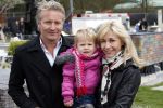 Scheveningen Den Haag 7 april 2012
Heropening Madurodam met oa aanwezig Humberto Tan met vrouw en kinderen Wendy v Dijk en Erland Galjaard met dochter Lizzy en Rob Geus met zijn dochter.
Peter Smulders bv
