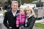 Scheveningen Den Haag 7 april 2012
Heropening Madurodam met oa aanwezig Humberto Tan met vrouw en kinderen Wendy v Dijk en Erland Galjaard met dochter Lizzy en Rob Geus met zijn dochter.
Peter Smulders bv