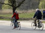 Amsterdam 24 maart 2012
Wim en Rita Kok op de fiets in het vondelpark.
Peter Smulders bv