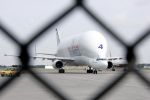 Schiphol 14 juli 2004
Super Airbus op schiphol oost (vliegtuig)
Peter Smulders bv