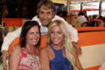 St Tropez 24 juli 2004
Angela Kluivert met Mariet v Mill en bedrijfsleider Tahiti
Peter Smulders bv