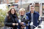 Amsterdam 16 april 2013
Caroline Tensen tijdens fotoshoot op de cornelis schuytstraat met oa Fred v Leer en haar kinderen Lotte en Bob.
Peter Smulders bv