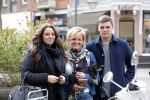 Amsterdam 16 april 2013
Caroline Tensen tijdens fotoshoot op de cornelis schuytstraat met oa Fred v Leer en haar kinderen Lotte en Bob.
Peter Smulders bv