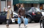 Amsterdam 28 maart 2013
Chantal Janzen met vriend Marco boodschappen aan het doen.
Peter Smulders bv