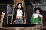 Amsterdam 28 maart 2013
Christina Curry opent show van amsterdam Dungeon en haar vriendin Elle Bandita is erbij.
Peter Smulders bv