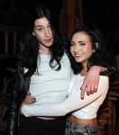 Amsterdam 28 maart 2013
Christina Curry opent show van amsterdam Dungeon en haar vriendin Elle Bandita is erbij.
Peter Smulders bv