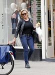Amsterdam 17 april 2013
Connie Breukhoven doet boodschappen in amsterdam zuid.
Peter Smulders bv