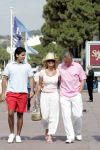 Cannes 19 juli 2004
Hans Breukhoven , Connie Breukhoven en Marvin en Edwin op boulevard van Cannes.
Peter Smulders bv
