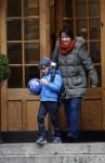 Hamburg 9 april 2013
Damian v d Vaart wordt door de nanny/aupair naar school gebracht
Peter Smulders bv