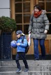 Hamburg 9 april 2013
Damian v d Vaart wordt door de nanny/aupair naar school gebracht
Peter Smulders bv