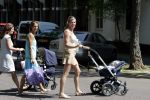 Amsterdam 29 juli 2004
Danielle Overgaag met Fiene en Dani Bles op Cornelis Schuytstraat
Peter Smulders bv