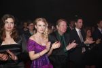 Amsterdam 2 april 2013
Liesbeth List krijgt uit handen van Mies Bouwman de radio Nostalgia ouvre award in het nieuwe de la mar theater. Elisah Braaksma en haar vader
Peter Smulders bv