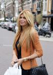 Amsterdam 17 april 2013
Estelle Cruijff doet boodschappen op de cornelis schuytstraat
Peter Smulders bv