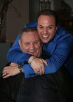 Fijnaart, 21 April 2013
Eerste Heilige Communie Frans Bauer Jr.
Chris Bauer enzoon Frans Bauer
Foto Peter Smulders