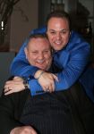 Fijnaart, 21 April 2013
Eerste Heilige Communie Frans Bauer Jr.
Chris Bauer enzoon Frans Bauer
Foto Peter Smulders