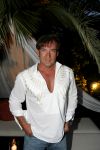 Frankrijk 17 juli 2004
Gerard Joling bij Bailoi
Peter Smulders bv