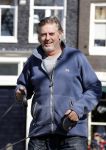 Amsterdam 2 april 2013
Hans v d Togt aan het wandelen met zijn hond en twee andere honden.
Peter Smulders bv