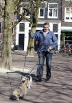 Amsterdam 2 april 2013
Hans v d Togt aan het wandelen met zijn hond en twee andere honden.
Peter Smulders bv