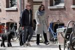 Amsterdam 18 april 2013
Isa Hoes met een kennis/vriend op terras en wandelen met honden.
Peter Smulders bv