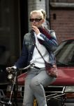 Amsterdam 5 juli 2004
Jet v d Meij op fiets op PC Hooftstraat.
Peter Smulders bv