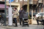 Amsterdam 28 maart 2013
Kai lerby en Jacob Krabbe op terras met hun kinderwagens.
Peter Smulders bv