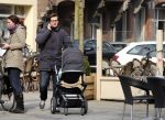 Amsterdam 28 maart 2013
Kai lerby en Jacob Krabbe op terras met hun kinderwagens.
Peter Smulders bv