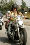 Amsterdam 28 juli 2004
Katja Schuurman op haar Harley Davidson
Peter Smulders bv