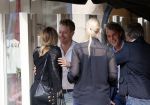 Amsterdam 17 april 2013
Lieke v Lexmond en Mark v Eeuwen groeten elkaar op terras bij Joffers. Mark zat er met een vriend en Lieke kwam daar met haar manager Frank Wisse.
Peter Smulders bv