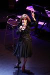 Amsterdam 2 april 2013
Liesbeth List krijgt uit handen van Mies Bouwman de radio Nostalgia ouvre award in het nieuwe de la mar theater.
Peter Smulders bv