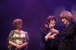 Amsterdam 2 april 2013
Liesbeth List krijgt uit handen van Mies Bouwman de radio Nostalgia ouvre award in het nieuwe de la mar theater. Myrna Goossen
Peter Smulders bv