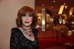 Amsterdam 2 april 2013
Liesbeth List krijgt uit handen van Mies Bouwman de radio Nostalgia ouvre award in het nieuwe de la mar theater.
Peter Smulders bv
