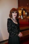 Amsterdam 2 april 2013
Liesbeth List krijgt uit handen van Mies Bouwman de radio Nostalgia ouvre award in het nieuwe de la mar theater.
Peter Smulders bv