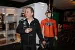 Watergang 29 maart 2013
Presentatie Boretti wielerploeg met div bn ers. Maarten Spanjer met vriendin
Peter Smulders bv