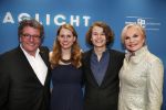 Amsterdam 8 april 2013
Premiere daglicht in Tuschinski. Monique v d Ven met man Edwin de Vries en zoon met schoondochter
Peter Smulders bv