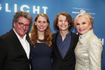 Amsterdam 8 april 2013
Premiere daglicht in Tuschinski. Monique v d Ven met man Edwin de Vries en zoon met schoondochter
Peter Smulders bv