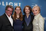 Amsterdam 8 april 2013
Premiere daglicht in Tuschinski. Monique v d Ven met man Edwin de Vries en zoon met schoondochter
Peter Smulders bv