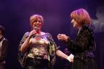 Amsterdam 2 april 2013
Liesbeth List krijgt uit handen van Mies Bouwman de radio Nostalgia ouvre award in het nieuwe de la mar theater. Myrna Goossen
Peter Smulders bv